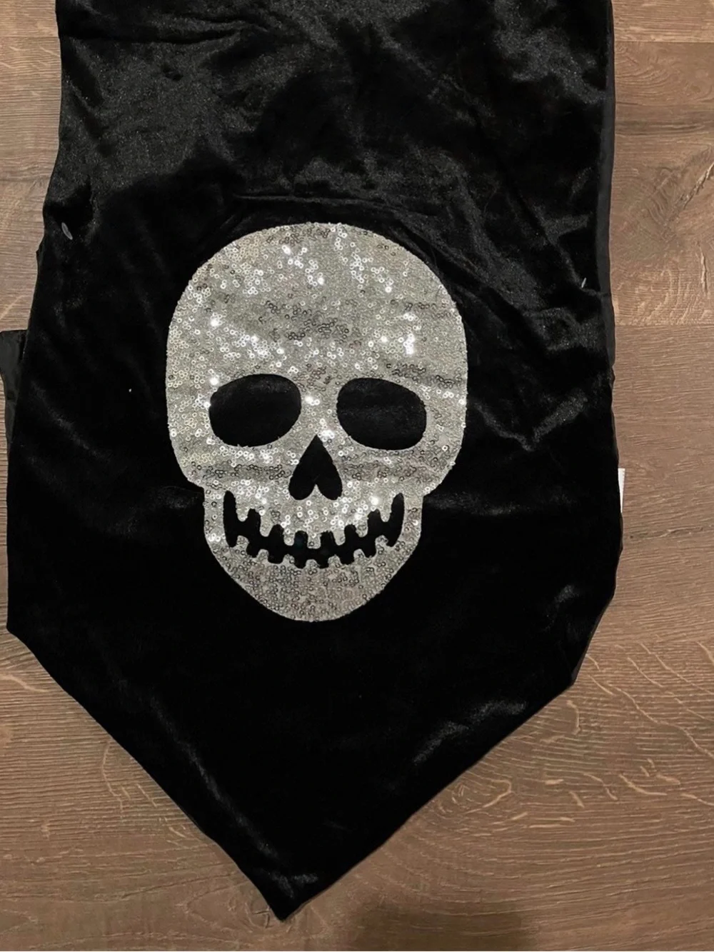 Skeleton skull table runner - Halloween table decor